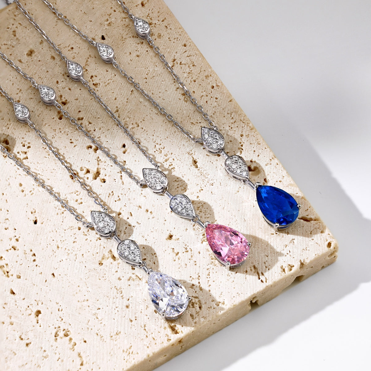 [AuraEcho]Dazzling Pear Cut Necklace
