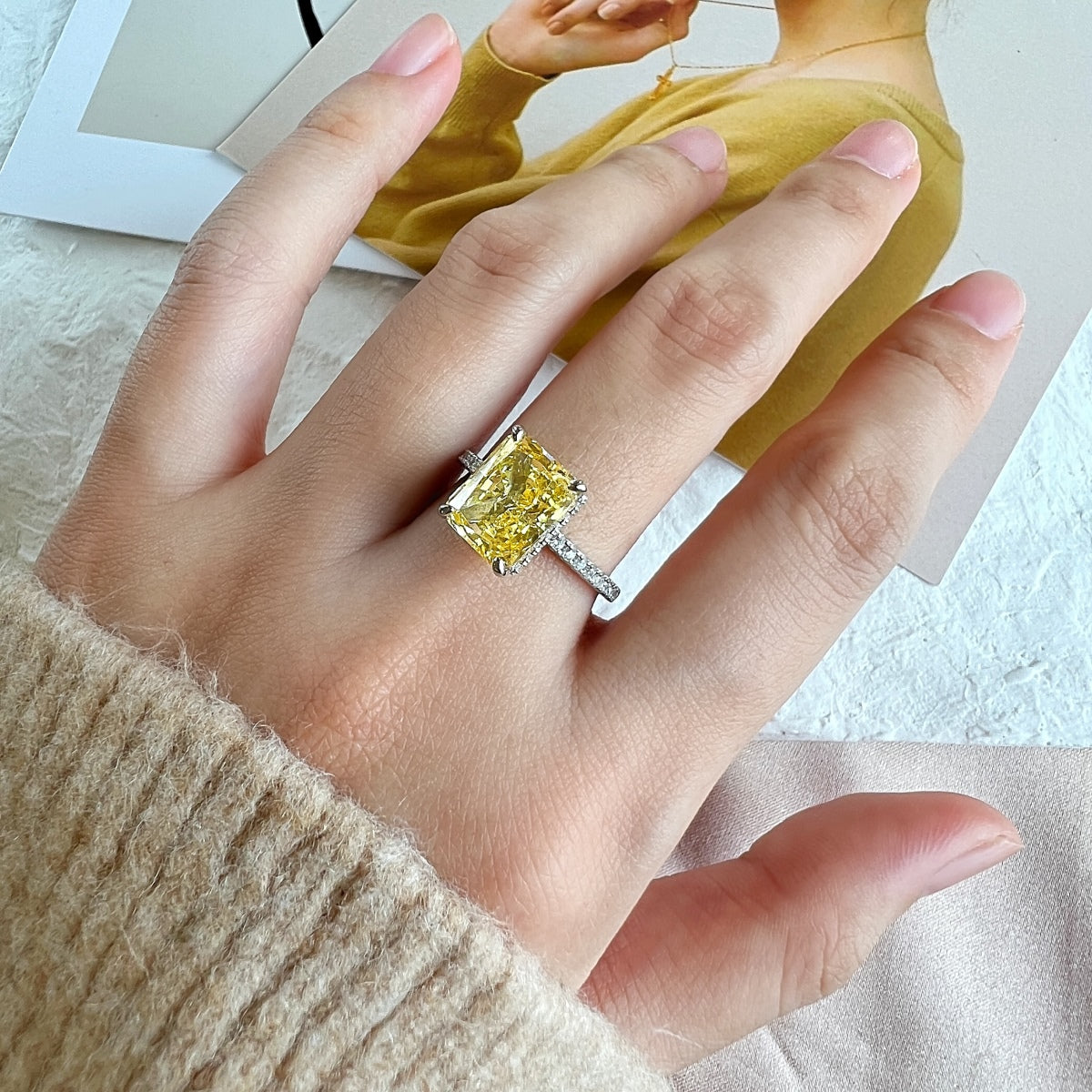 [AuraEcho]4.0 Carat Luxurious Engagement Ring