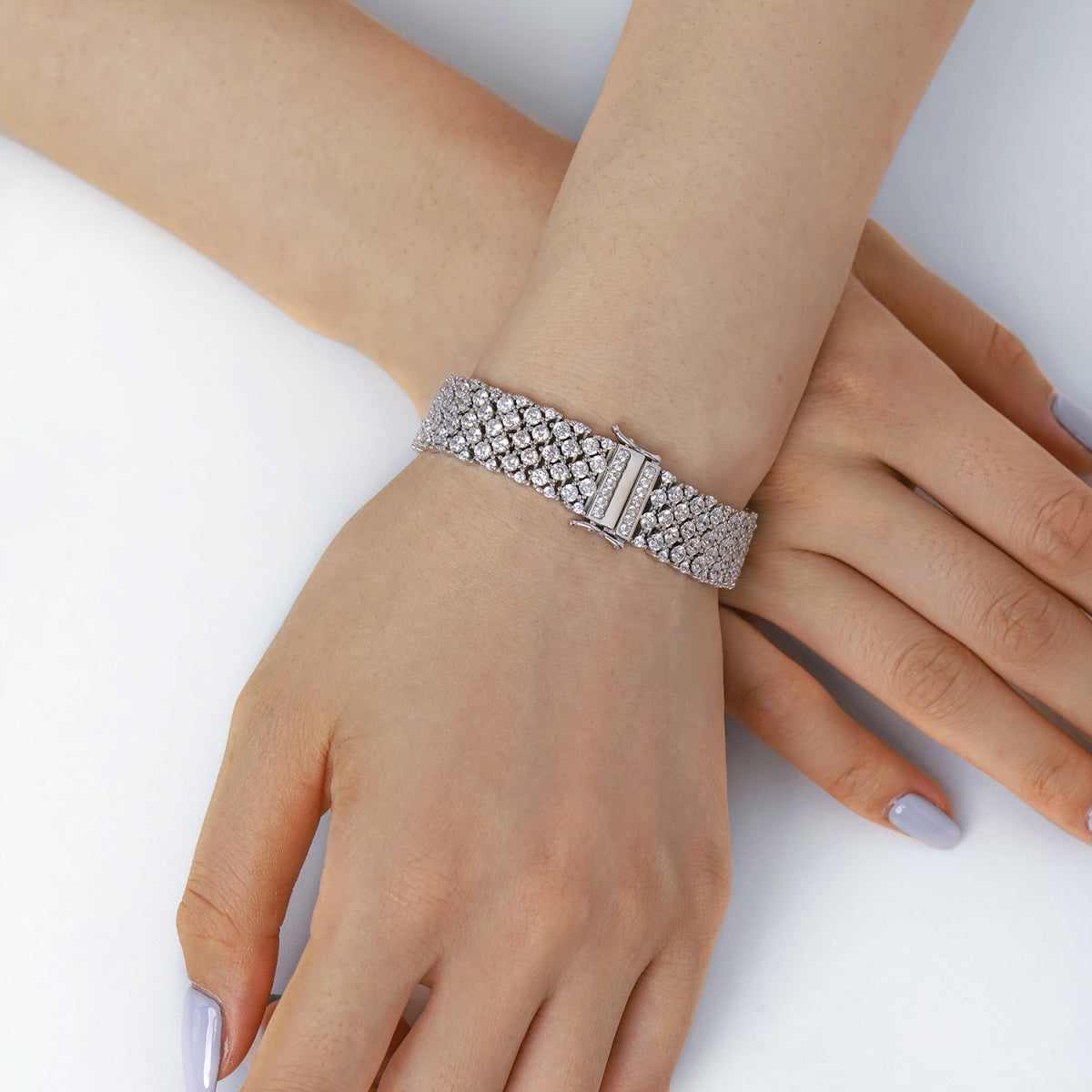 [AuraEcho]Ornate Elegant Round Cut Party Bracelet