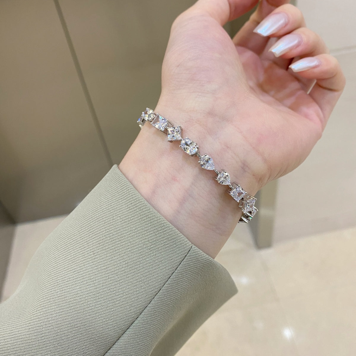 [AuraEcho]Unique Exquisite Multi Cut Daily Bracelet