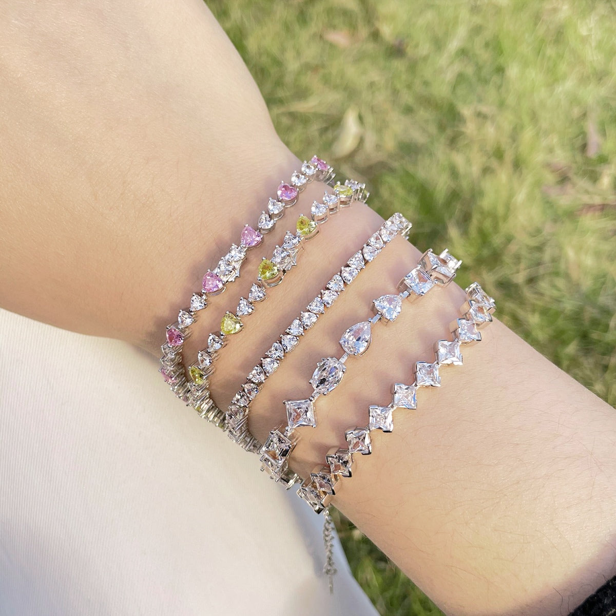 [AuraEcho]0.5 Carat Ornate Princess Cut Daily Bracelet