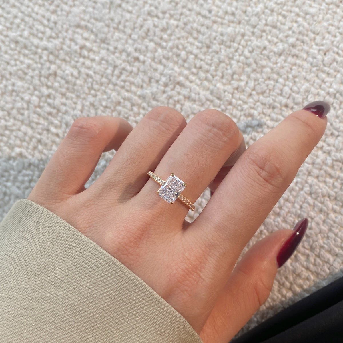 [AuraEcho]2.0 Carat Dazzling Sparkling Radiant Cut Party Ring