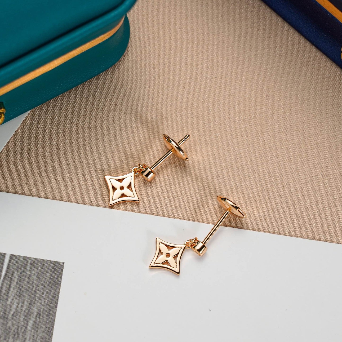 [AuraEcho]STAR EARRINGS GOLD