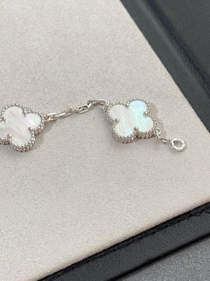 [AuraEcho]CLOVER WHITE PEARL MOP 5 MOTIF BRACELET COLLECTION
