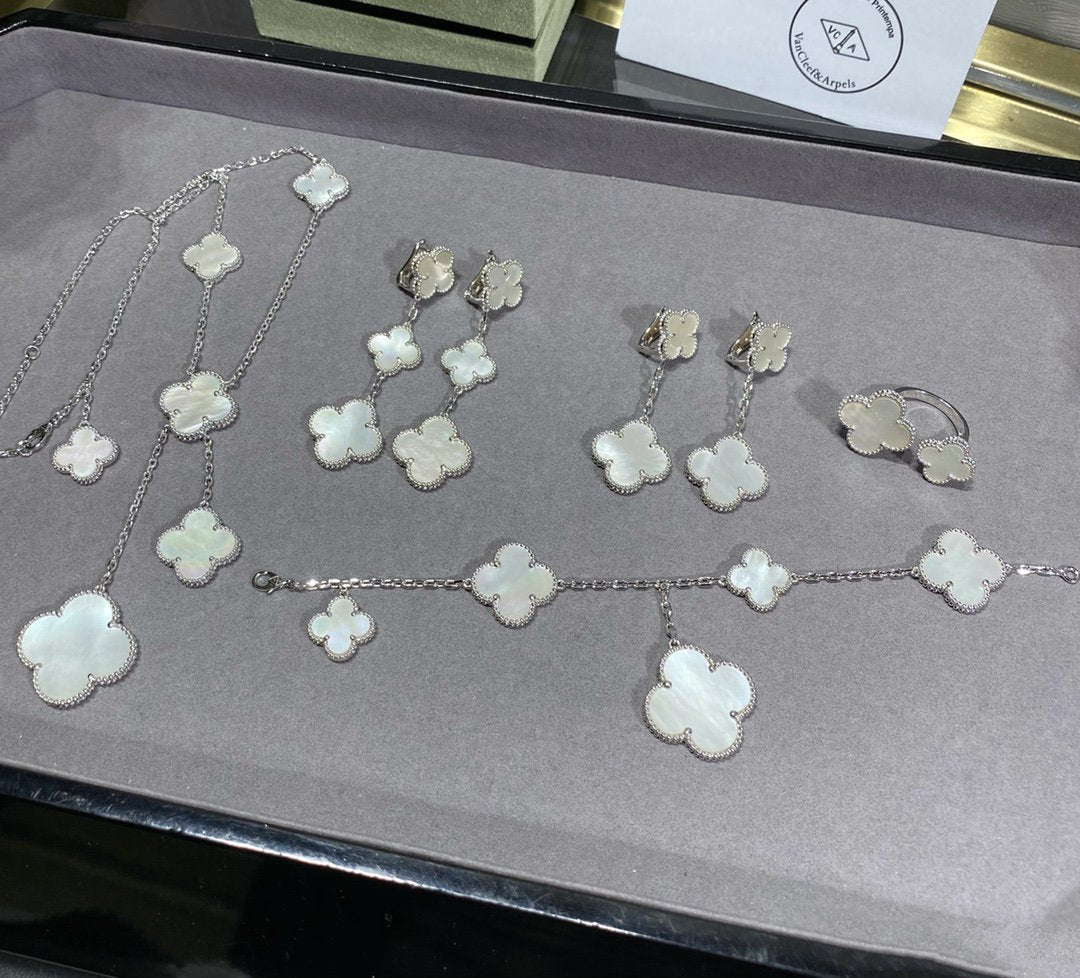 [AuraEcho]CLOVER 5 MOTIF WHITE MOP SILVER BRACELET