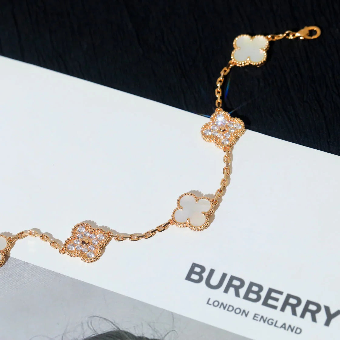 [AuraEcho]CLOVER WHITE PEARL MOP 5 MOTIF BRACELET COLLECTION