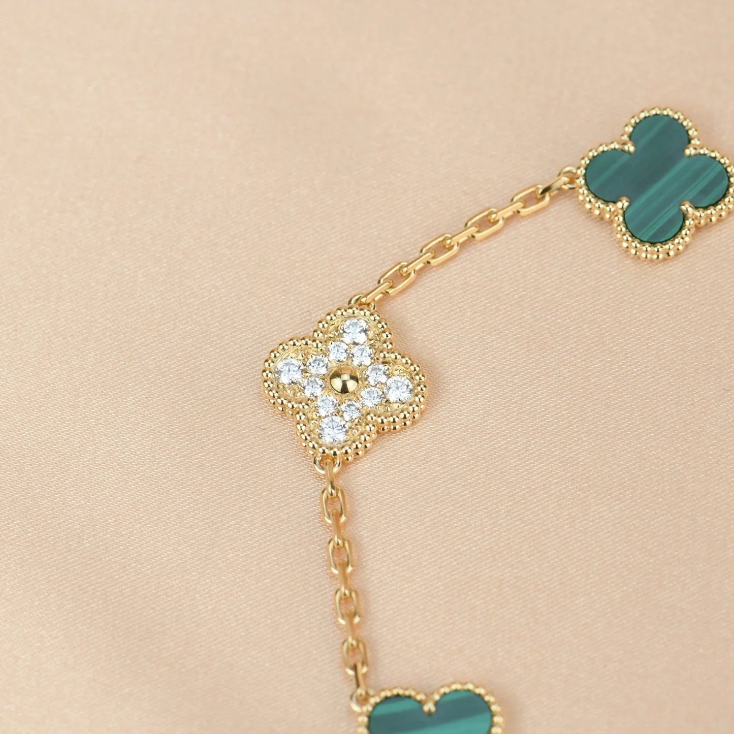 [AuraEcho] CLOVER 5 MOTIF MALACHITE BRACELET COLLECTION