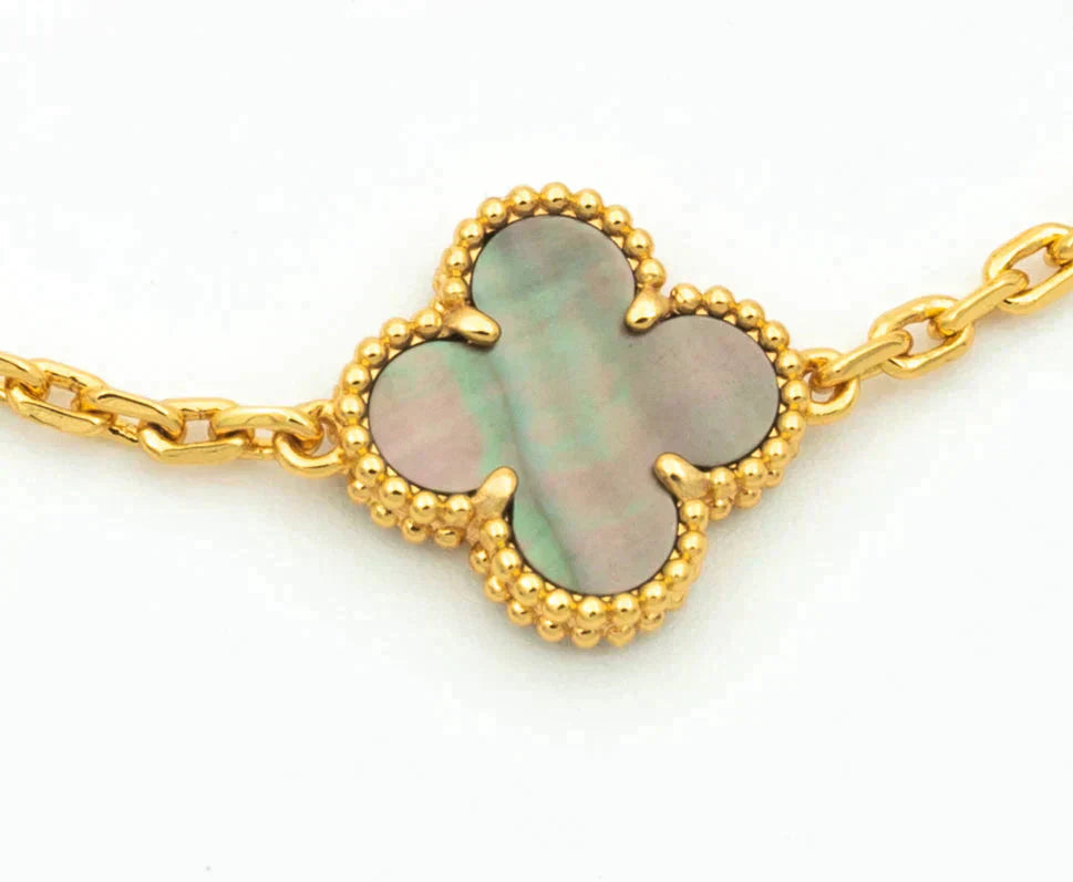 [AuraEcho]CLOVER 5 MOTIF GRAY MOP DIAMOND BRACELET