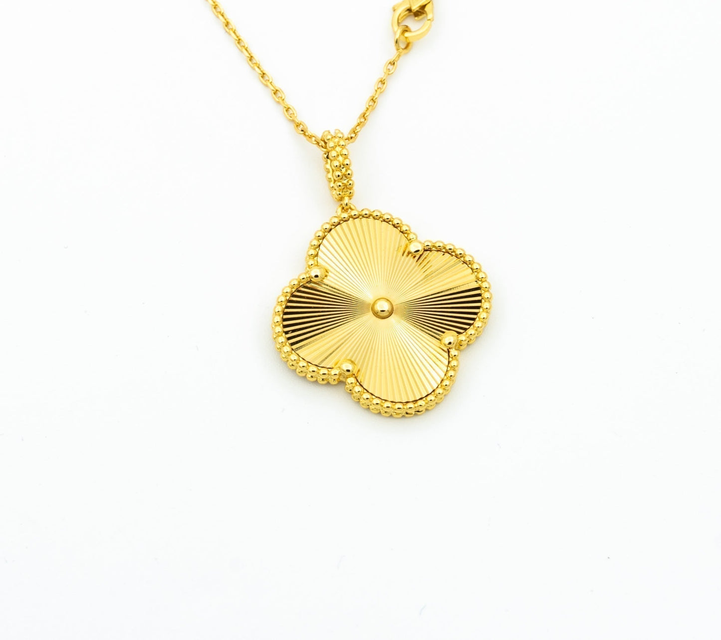 [AuraEcho]CLOVER 25MM PEDANT NECKLACE GOLD