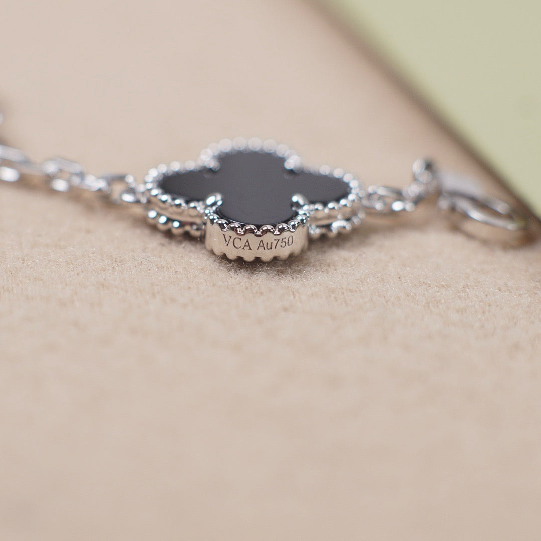 [AuraEcho] CLOVER 5 MOTIF ONYXS BRACELET COLLECTION