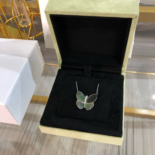 [AuraEcho]LARGE BUTTERFLY SILVER PENDANT DIAMOND NECKLACE